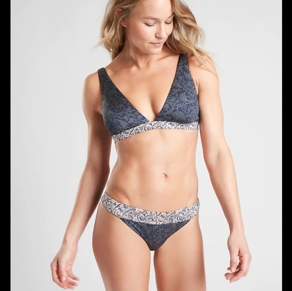 NWT Athleta Aqualuxe Batik Triangle Bikini Top